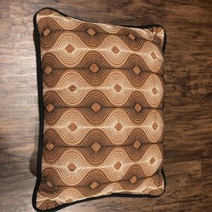 Decorative pillow